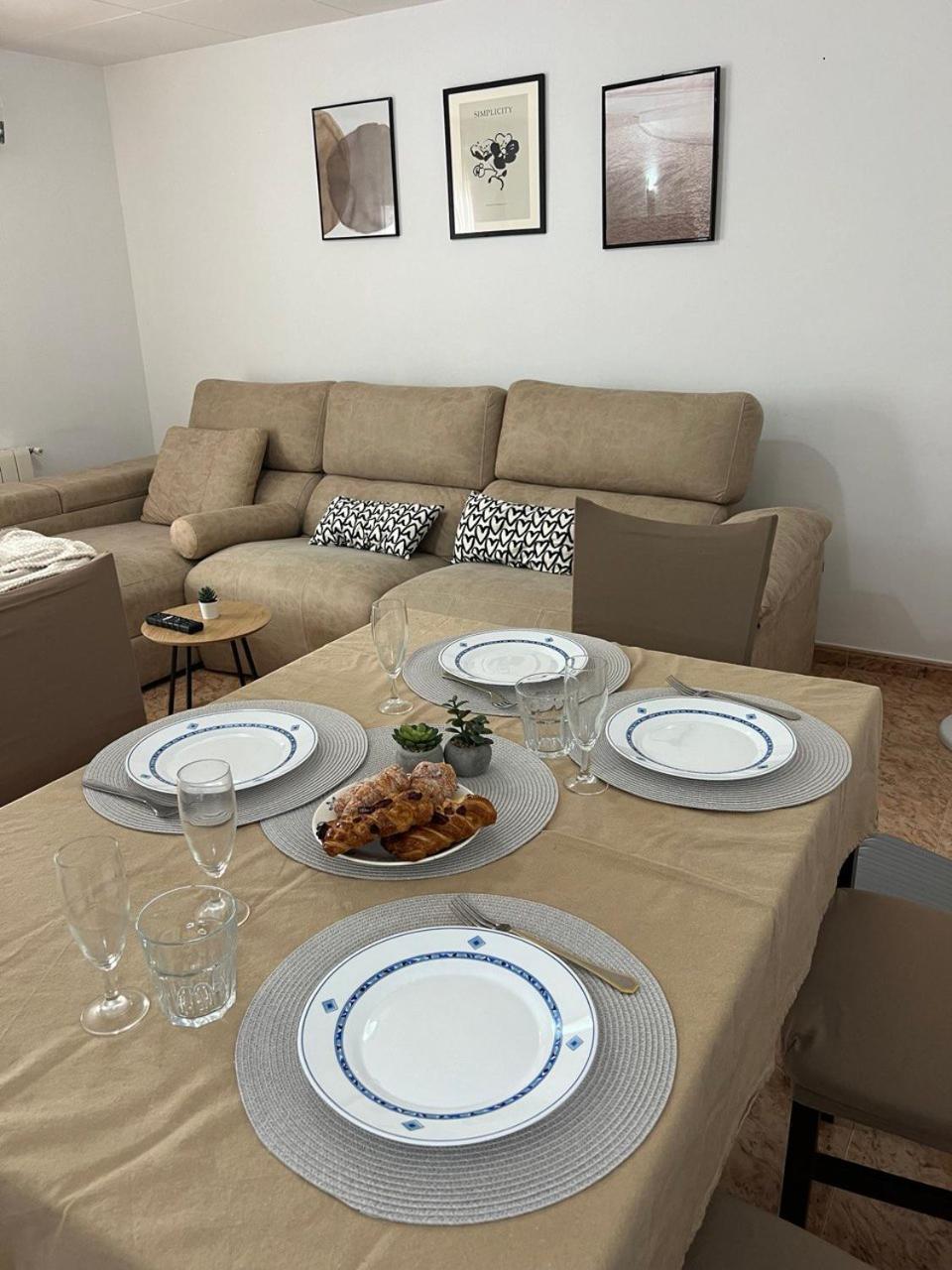 Piso Ideal Para Una Familia Ubicado Cerca Del Mar Blanes Bagian luar foto